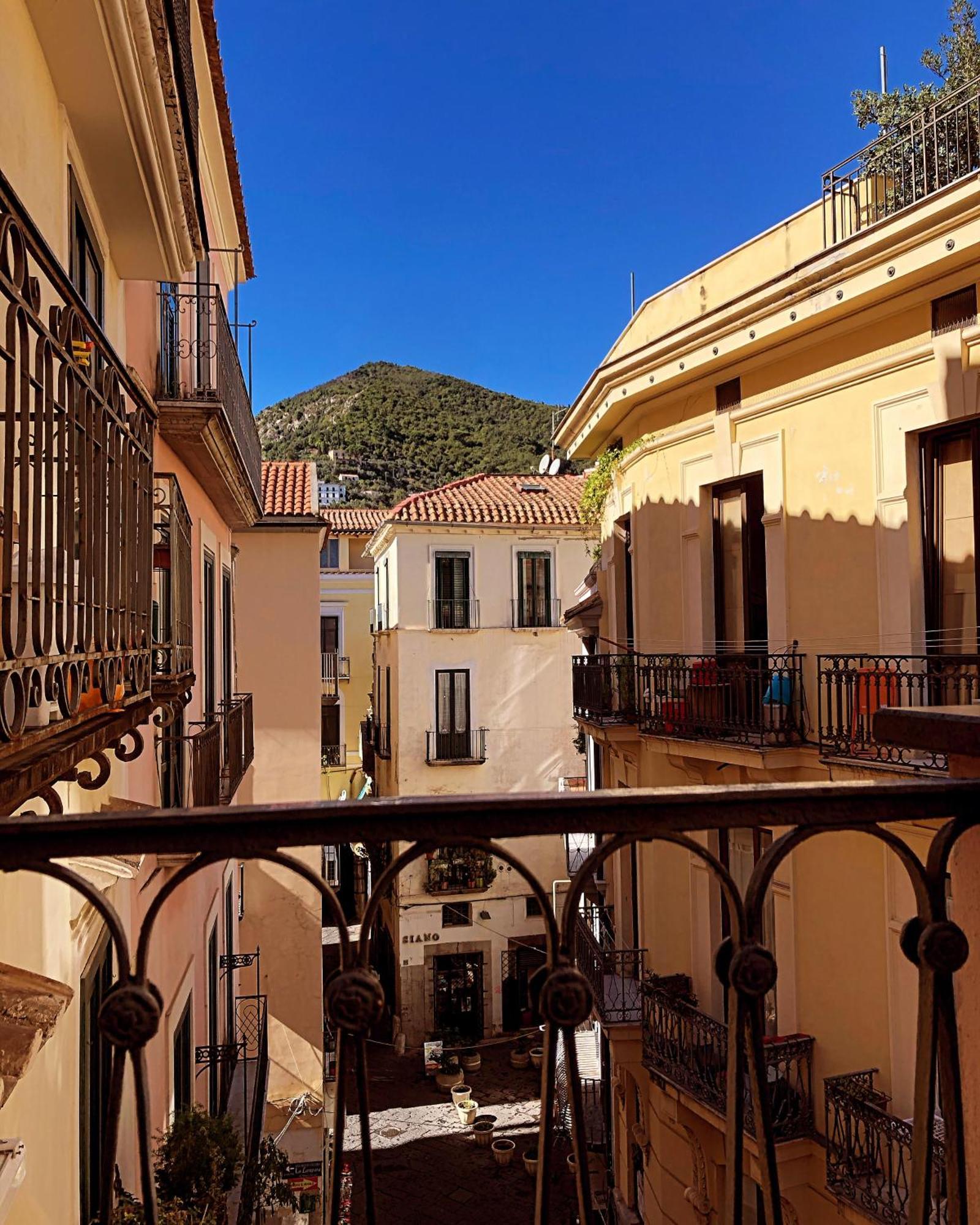 Palazzo Della Poesia Casa Vacanze Salerno Exterior photo